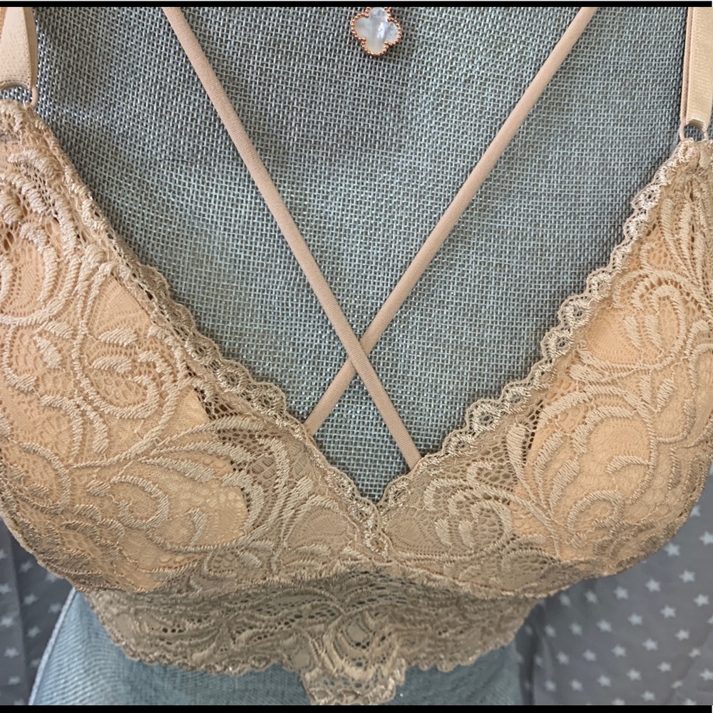 NUDE LACE BRALETTE